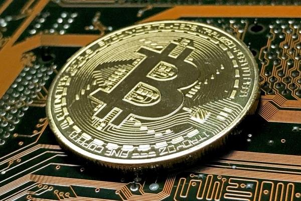 &copy; Reuters.  RFK Jr.'s owns up to $5 million in Bitcoin, disclosure forms show