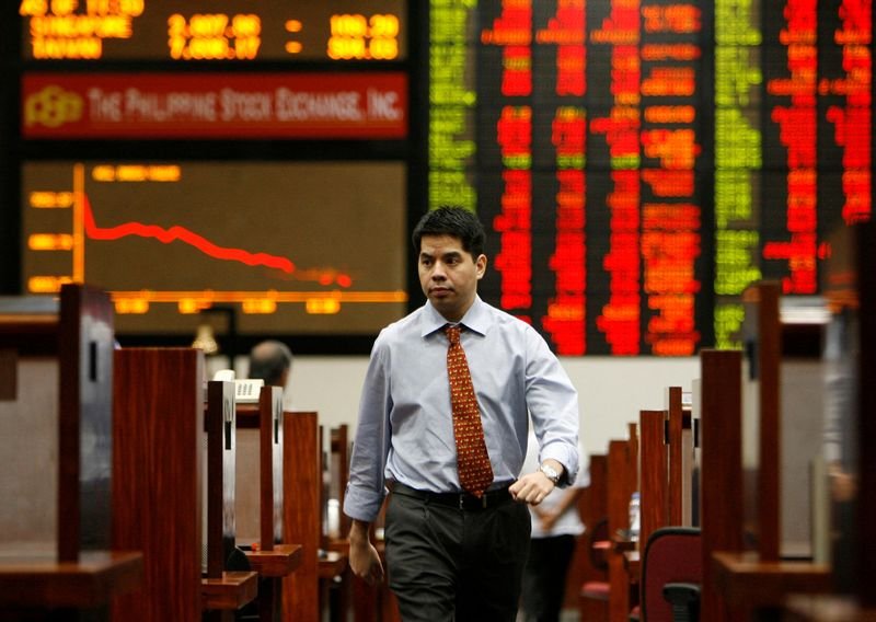 Asian markets hesitant as investors wary over US-China trade tensions